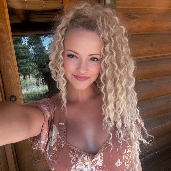 Meet your posher! :) - Picture 10 of 16